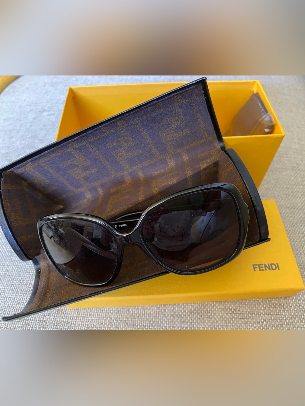 NWB Fendi FS5227 Black Oversized Butterfly Sunglasses